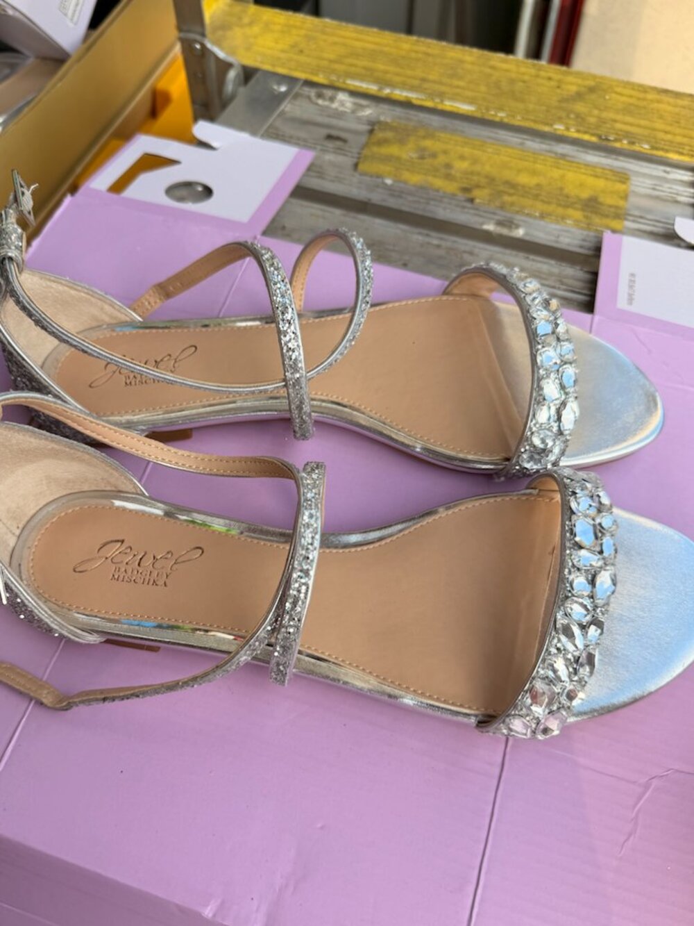 Jewel Badgley Mischka Silver Rhinestone Crystal Flat Sandals Size 9.5